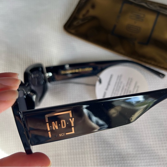 FreePeople Indy Sunglasses - Picture 4 of 8